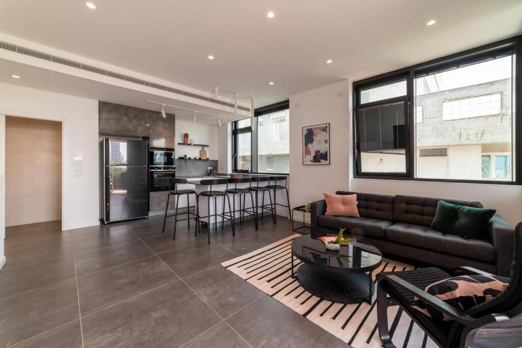 Amazing Penthouse On Gordon Beach 8 Guests テル・アビブ エクステリア 写真